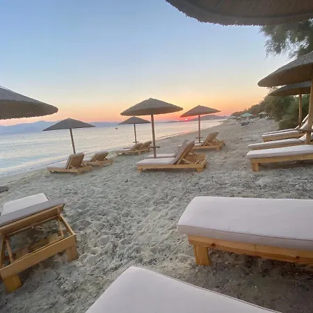 Отель Manios 3*